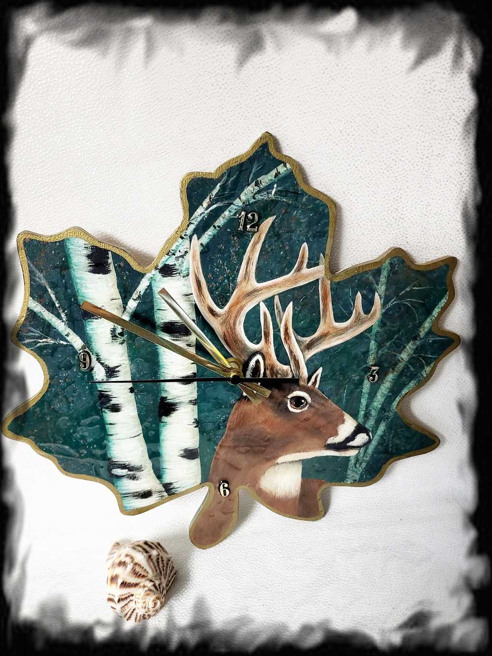 10 Point Buck, Hand Painted, Original Design Deer Clock on Wooden Leaf