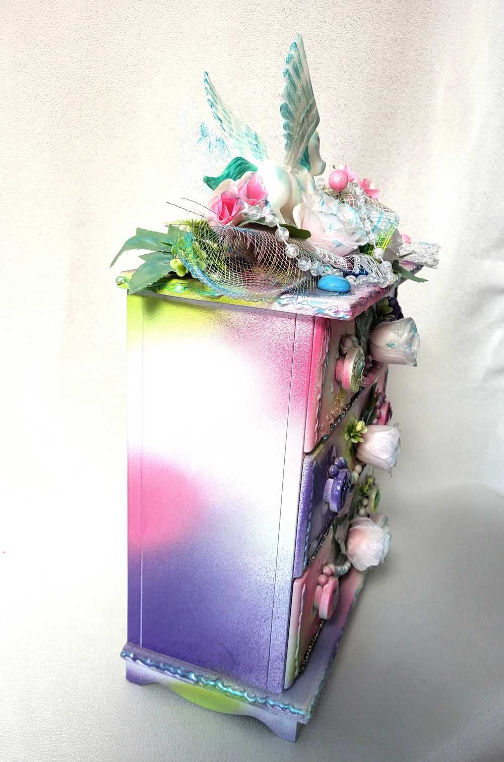 Girls, Ladies Jewelry Box with Pink Roses, a Unicorn, Glittery Lace and Glass Cabochons