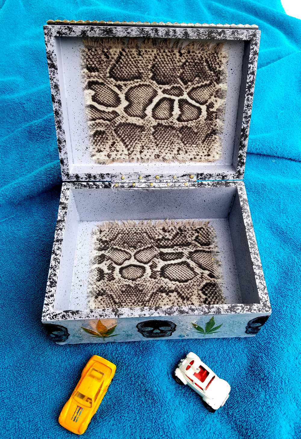 Skull Jewelry/Stash Box, Original Art Piece, One of a Kind, Trinket Box, Treasure Chest
