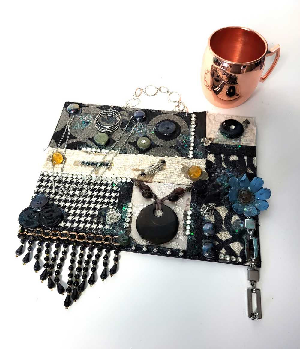 Wall Decor Using Pieces of Fabric, Recycled Jewelry, Chains & Flowers