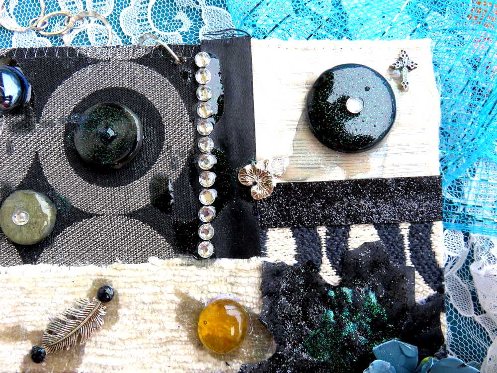 Wall Decor Using Pieces of Fabric, Recycled Jewelry, Chains & Flowers
