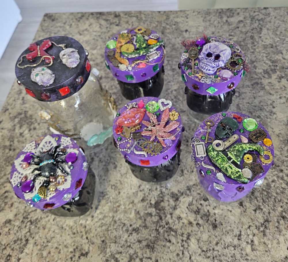 Decorated Mason Jar to fill with Your Favorite Candy, Spices, Dry Goods for Halloween or Everyday, Large Spider on Wooden Lid