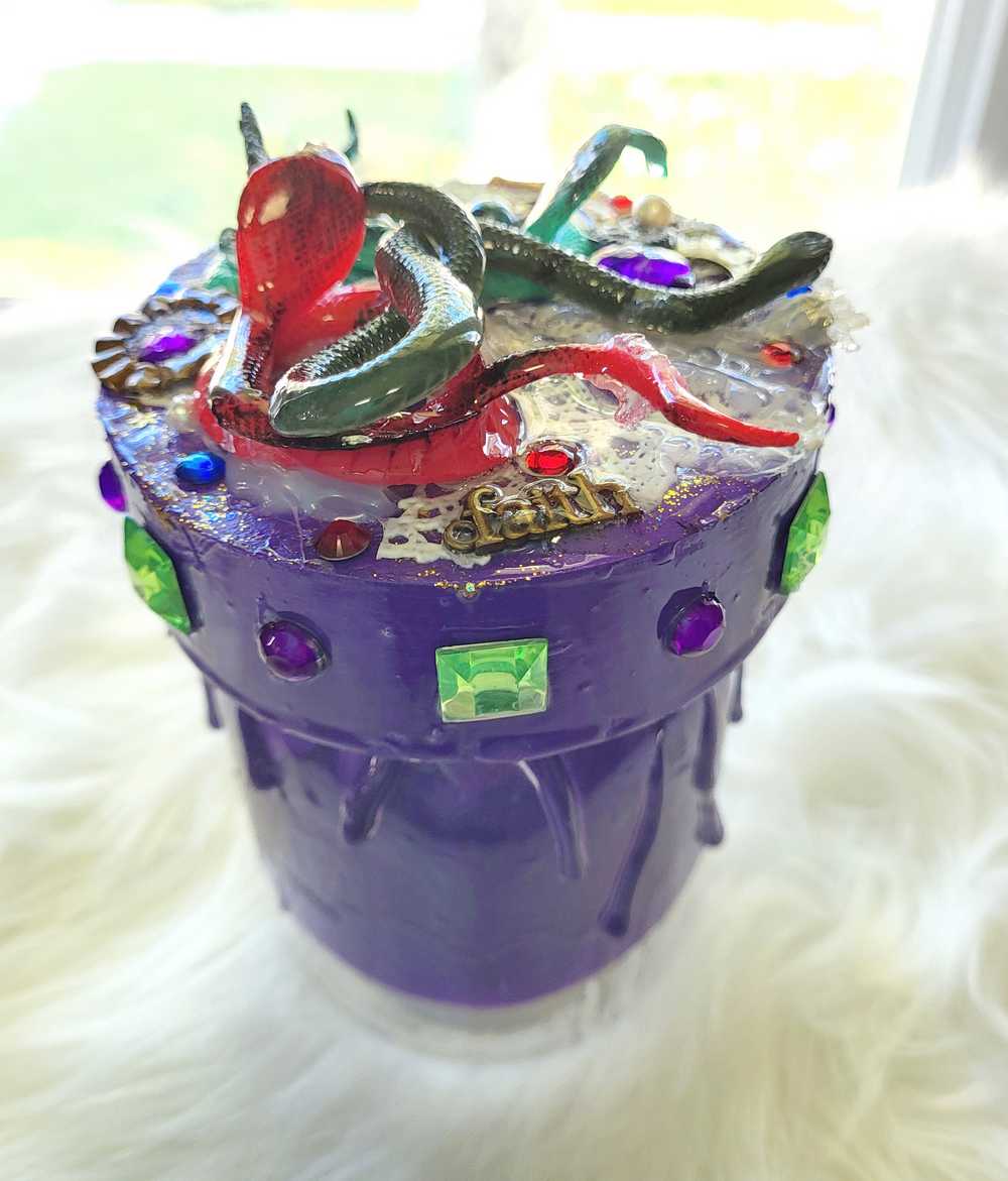 Decorated Mason Jar to fill with Your Favorite Candy, Spices, Dry Goods for Halloween or Everyday, Snakes on Wooden Lid