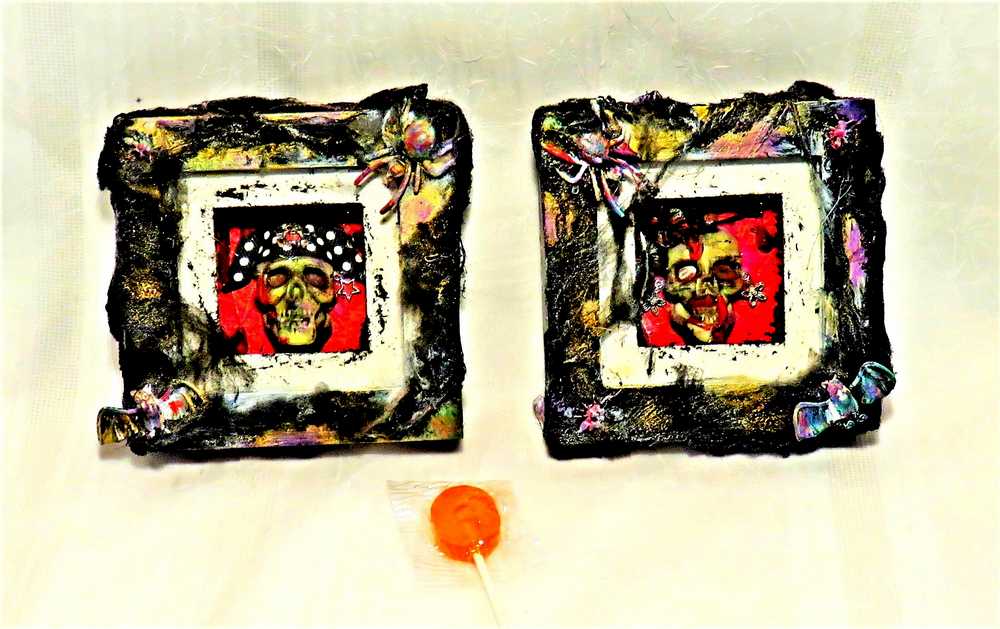 3D Mini Picture Frames with Skulls x2