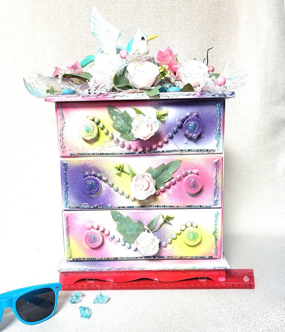 Girls, Ladies Jewelry Box with Pink Roses, a Unicorn, Glittery Lace and Glass Cabochons