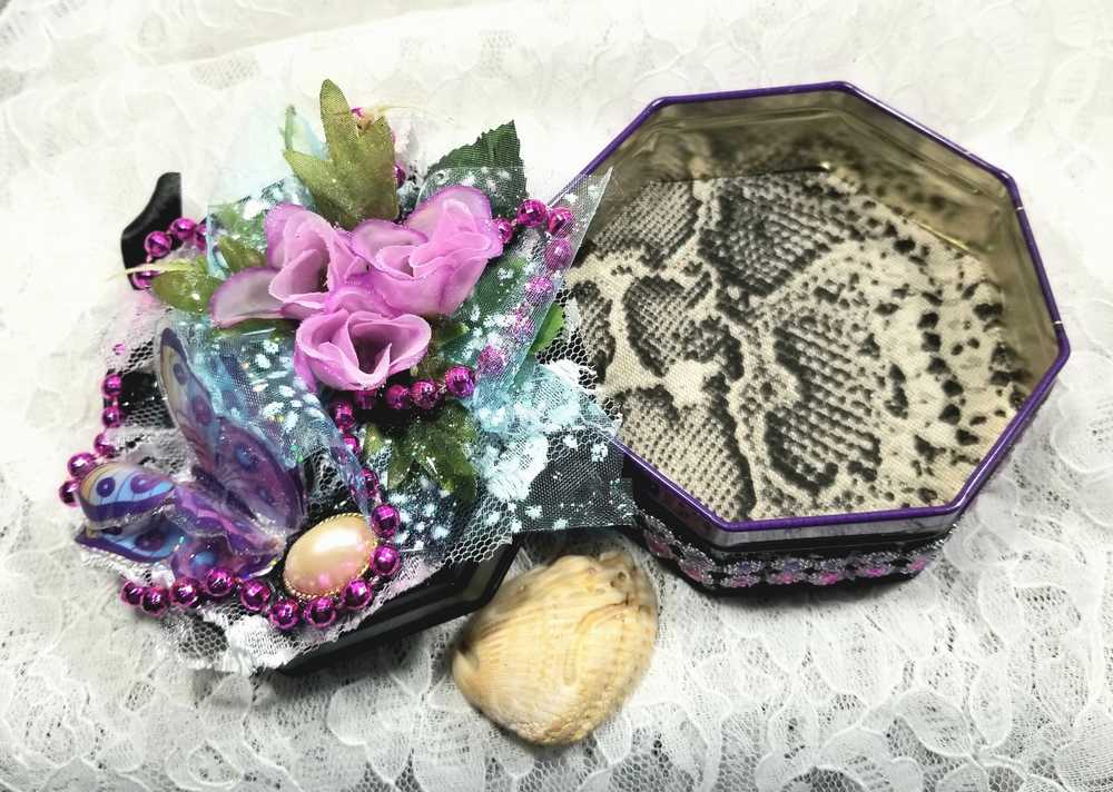 Black Tin Octagon Jewelry, Trinket, Stash Box with Snake Print, Roses and  A Butterfly