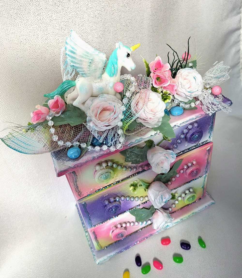 Girls, Ladies Jewelry Box with Pink Roses, a Unicorn, Glittery Lace and Glass Cabochons