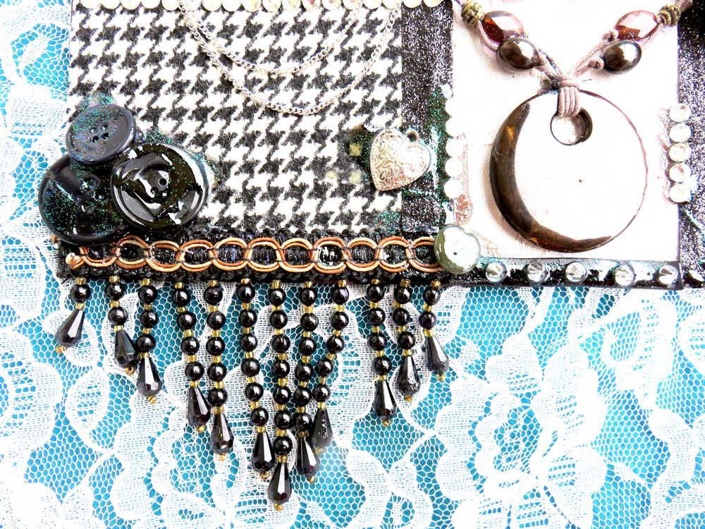 Wall Decor Using Pieces of Fabric, Recycled Jewelry, Chains & Flowers