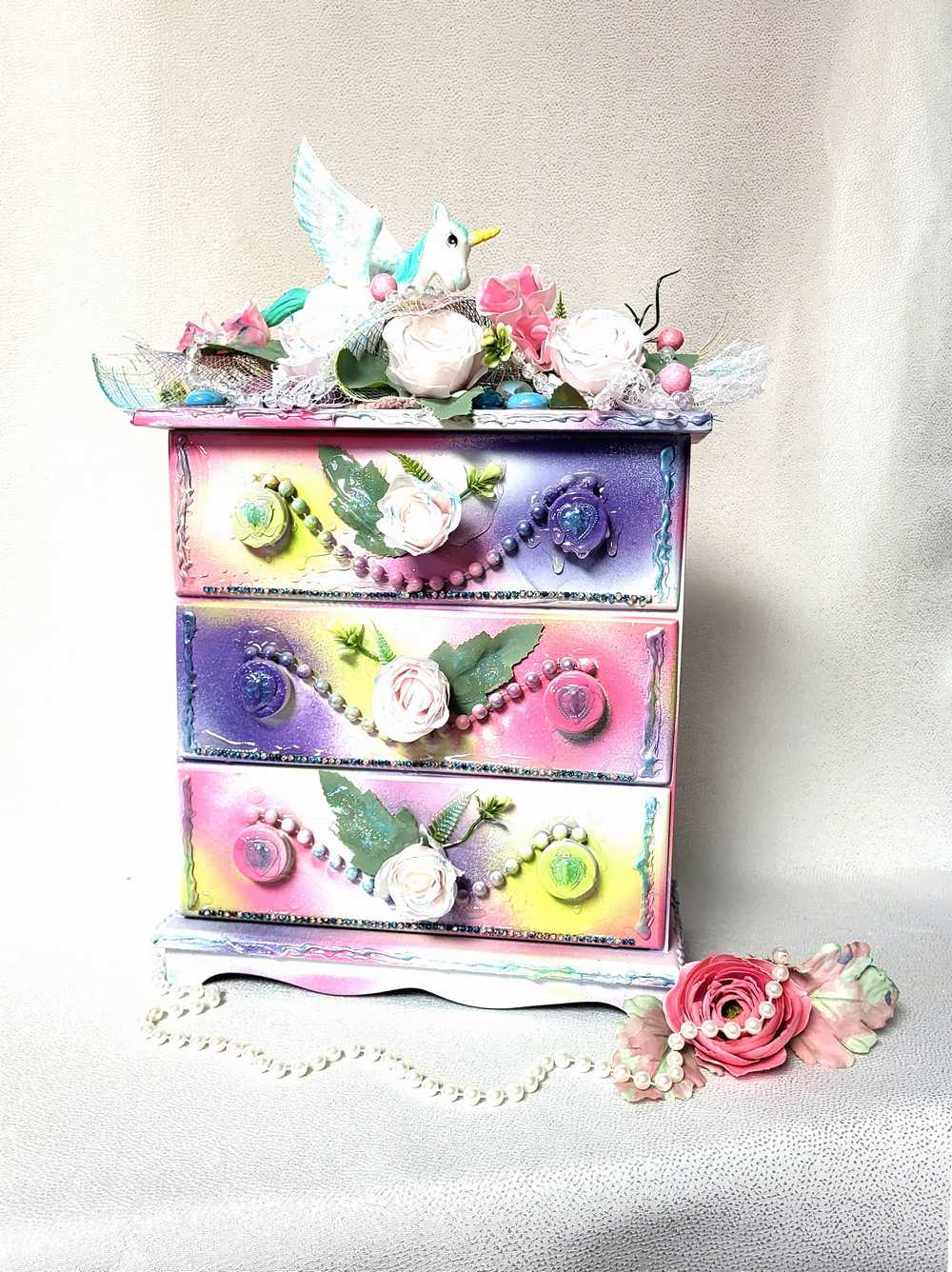 Girls, Ladies Jewelry Box with Pink Roses, a Unicorn, Glittery Lace and Glass Cabochons