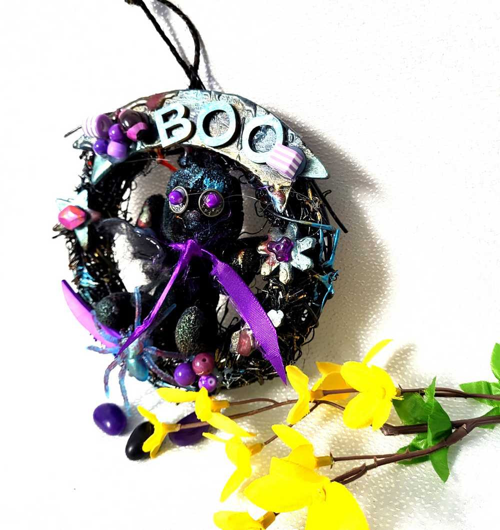 Black Mini Wreath with Black Snowman, Purple Spider, Beads & "BOO" Sign