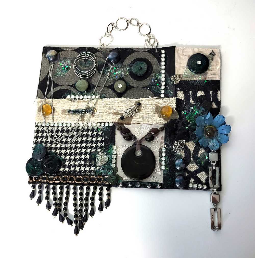 Wall Decor Using Pieces of Fabric, Recycled Jewelry, Chains & Flowers