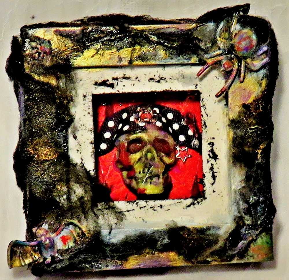 3D Mini Picture Frames with Skulls x2