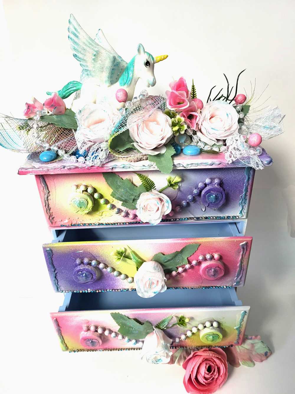 Girls, Ladies Jewelry Box with Pink Roses, a Unicorn, Glittery Lace and Glass Cabochons