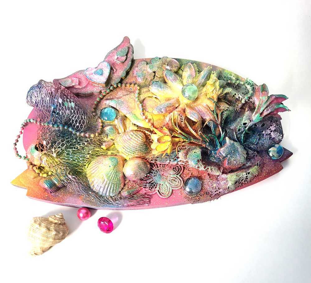 Wooden Oval Wall Hanging, Plaque with Seashells and Angel Wings
