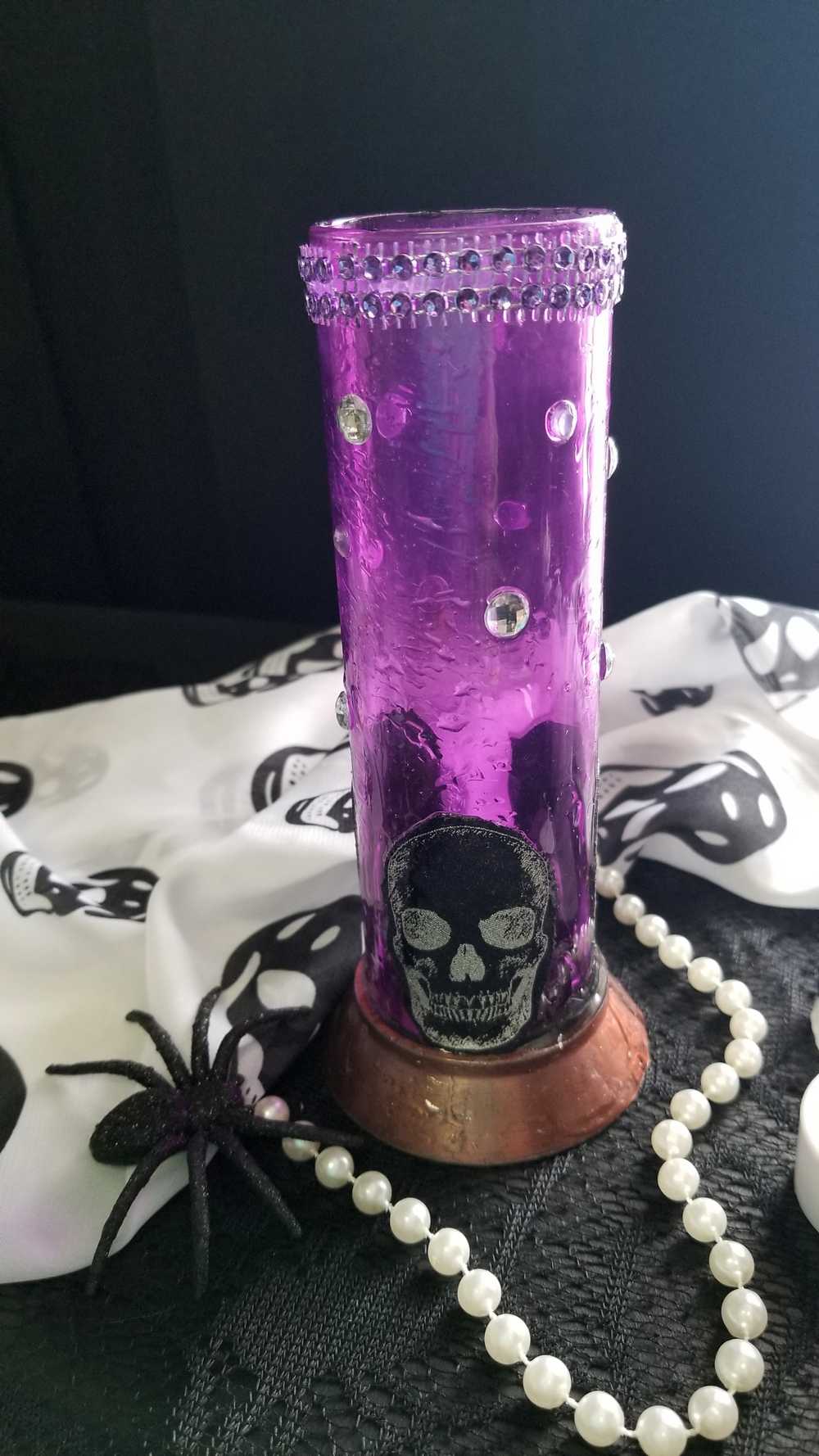 18 cm Tall Purple Glass Flower Vase with Skulls