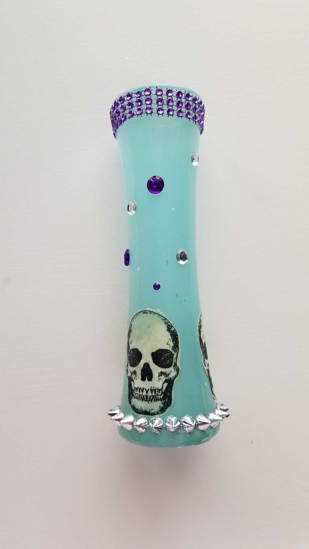 19 cm Tall Teal Colored Glass Vase with Skulls, Spikes and Resin