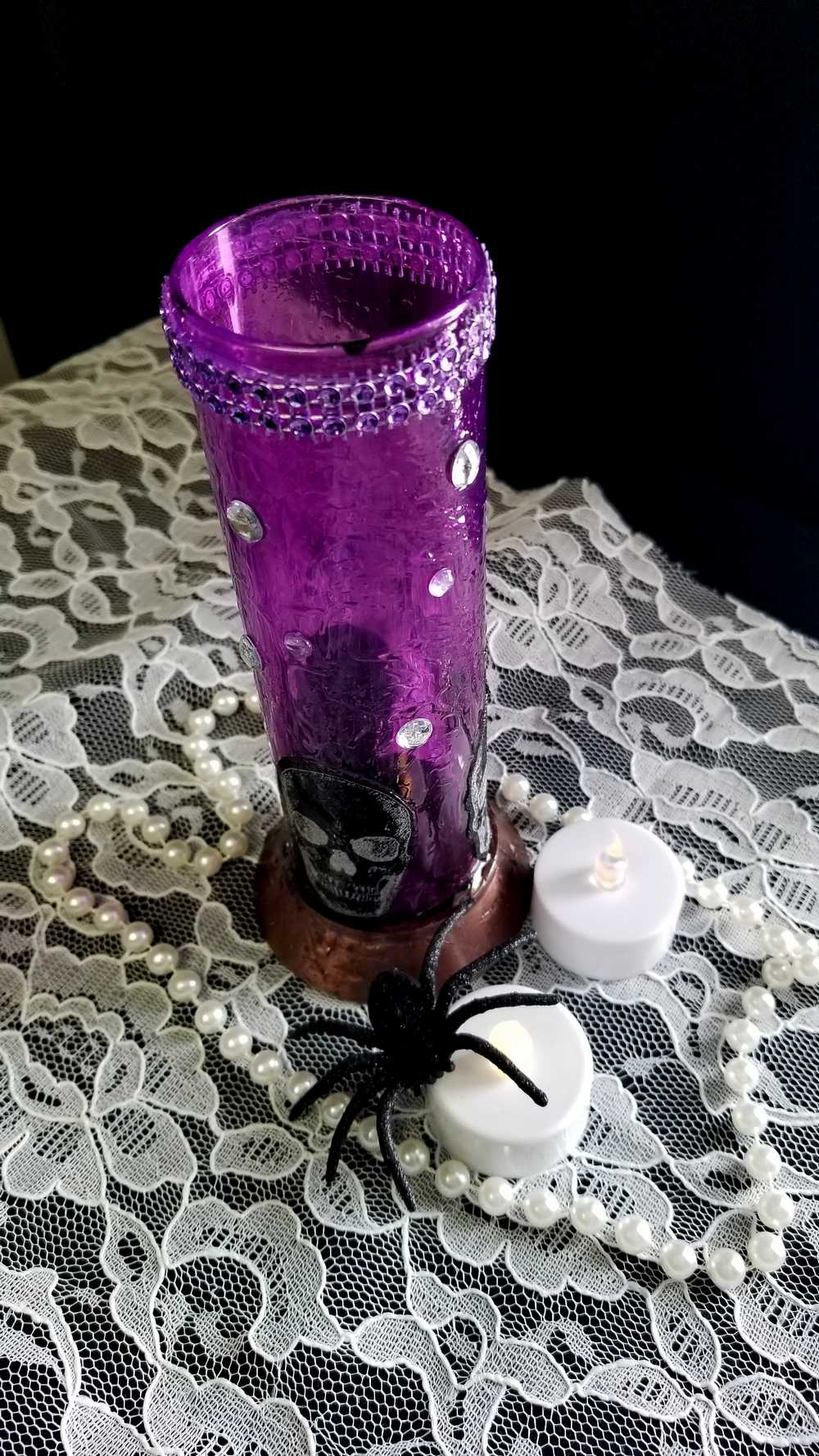 18 cm Tall Purple Glass Flower Vase with Skulls