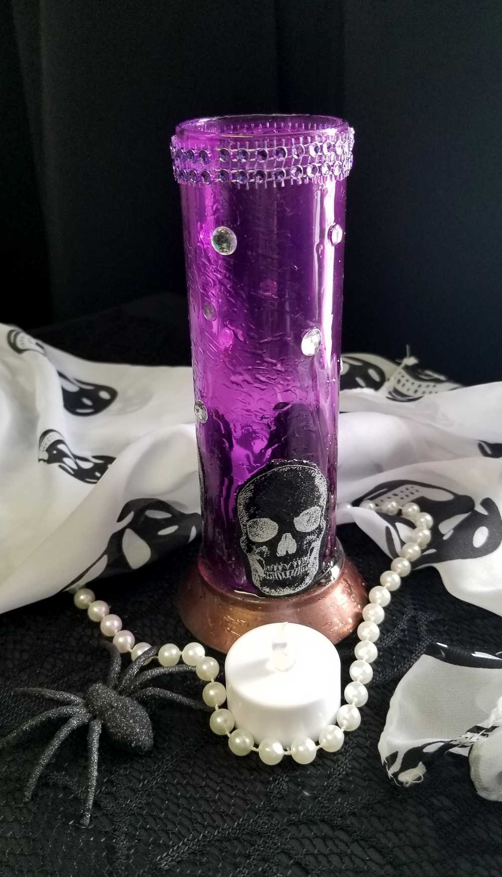 18 cm Tall Purple Glass Flower Vase with Skulls