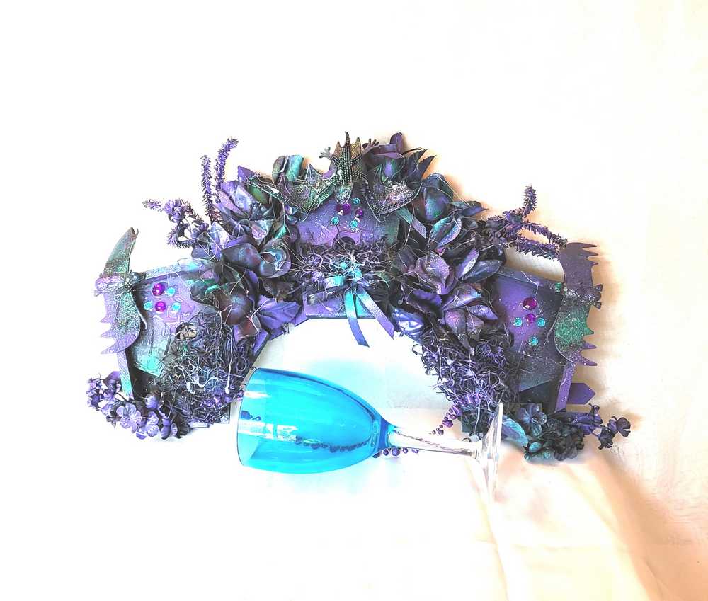Decorative Wreath, 3 Wood Bat Houses with Bats in Purple and Black