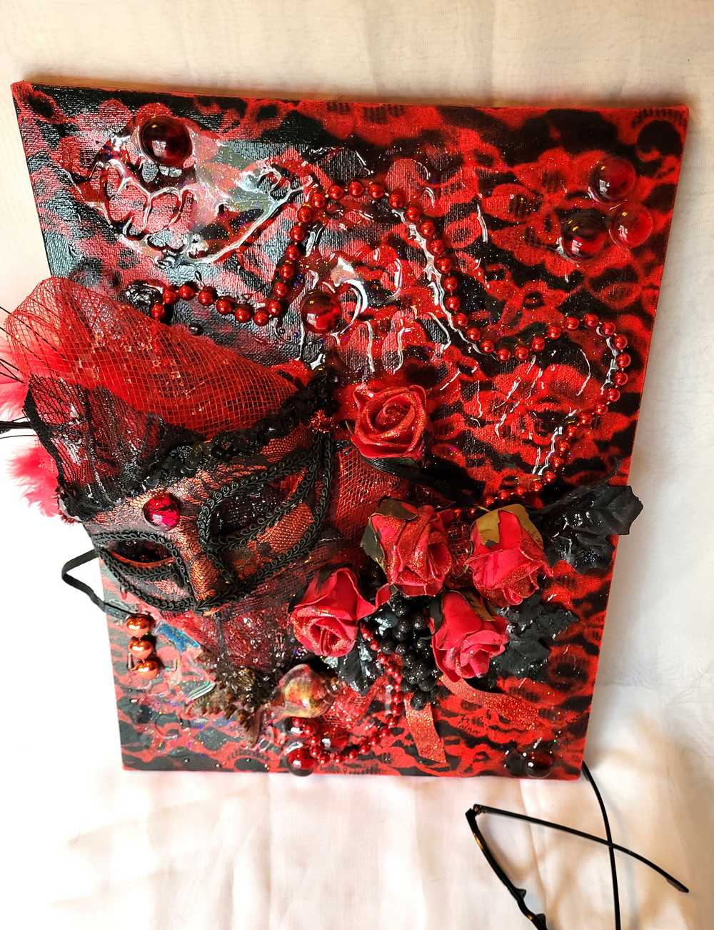 3D Red and Black Art on Canvas with Sexy Mask and Roses, 40 cm x 30 x 10 cm