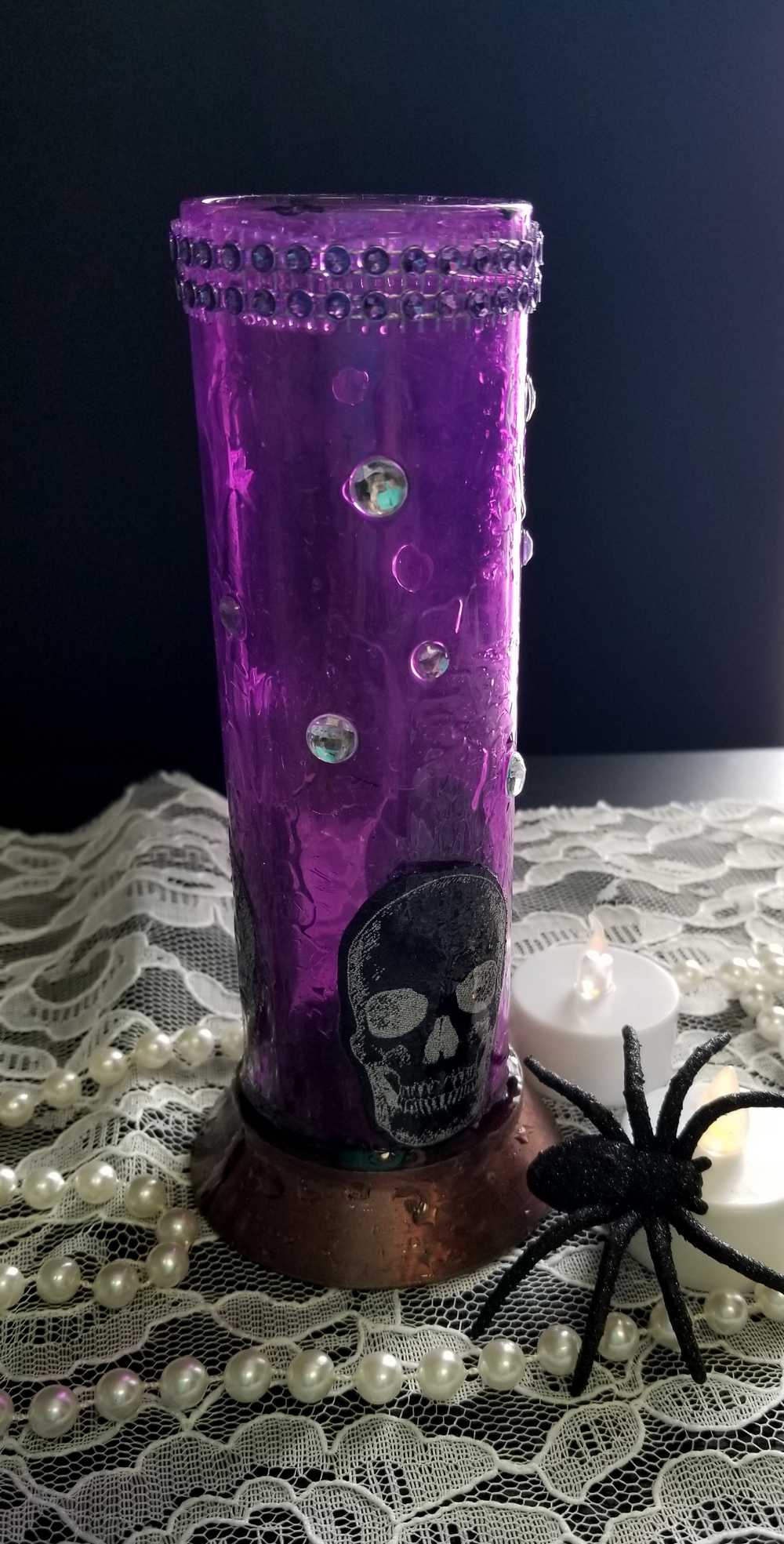 18 cm Tall Purple Glass Flower Vase with Skulls