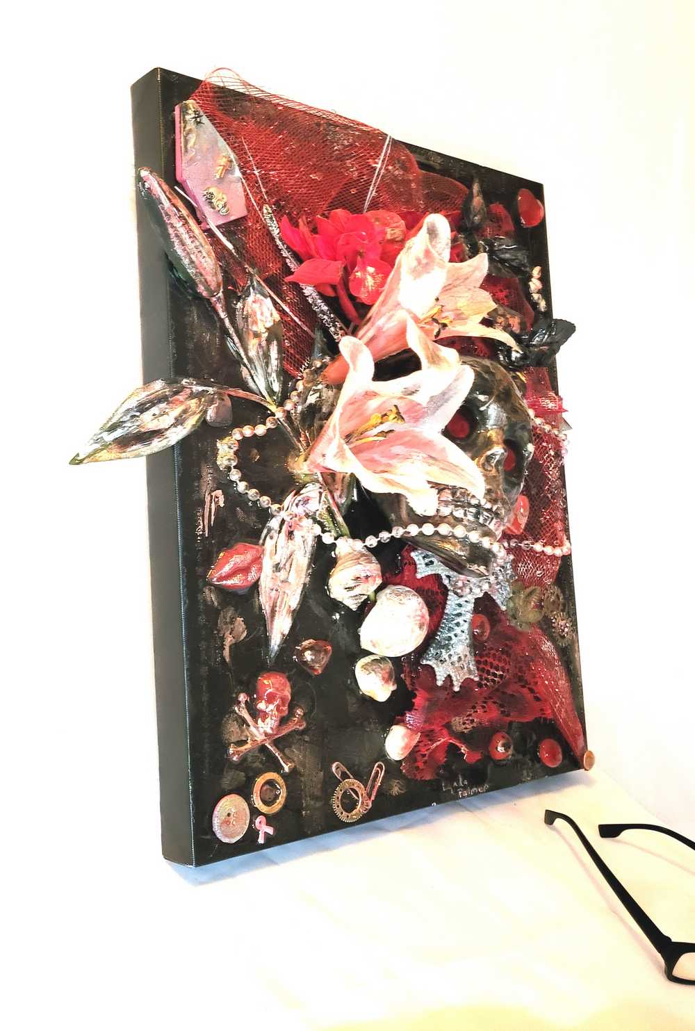 3D Skull and White Lilies, 45 x 36 x 18 cm on Black and Red Canvas