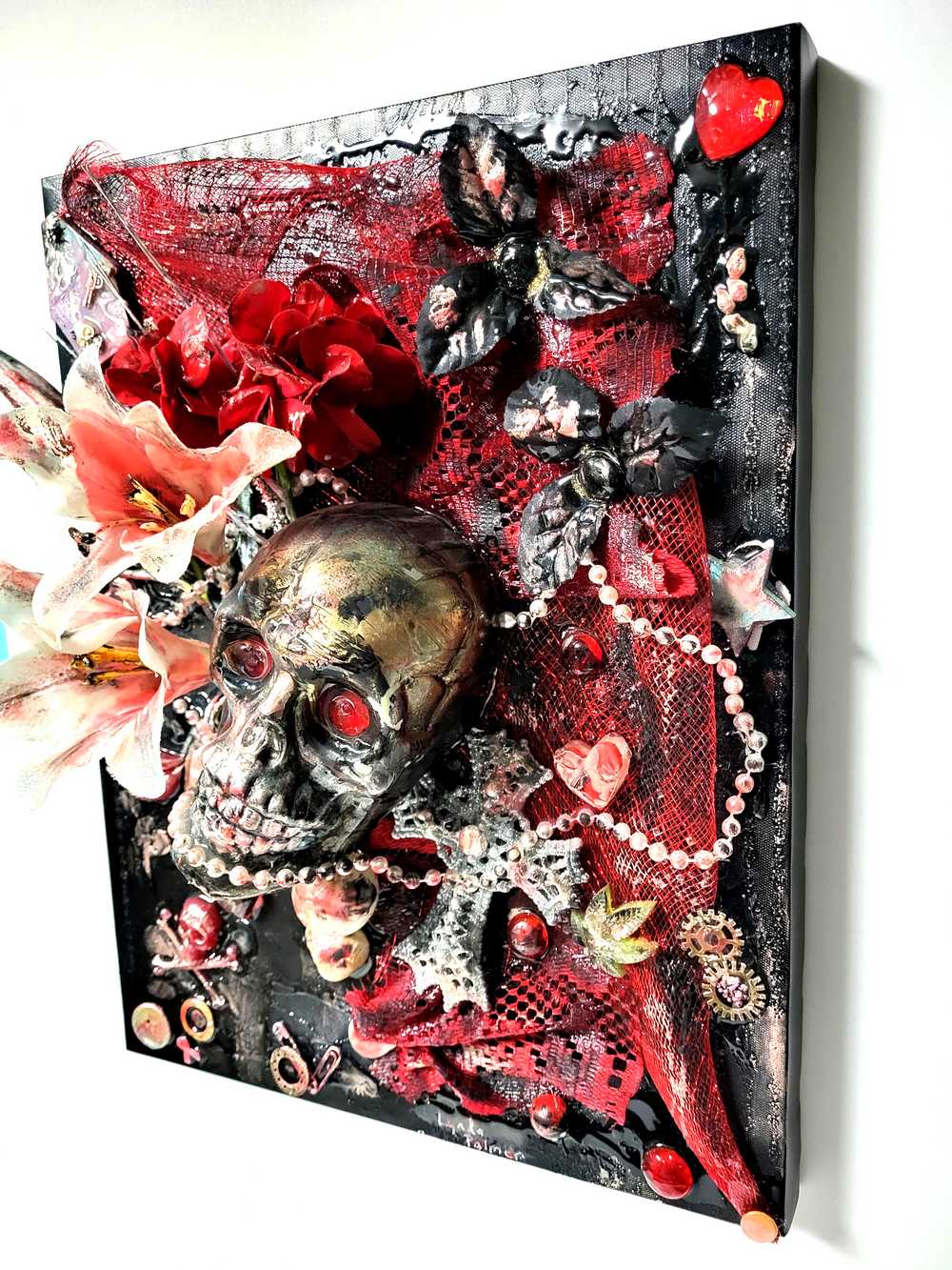 3D Skull and White Lilies, 45 x 36 x 18 cm on Black and Red Canvas