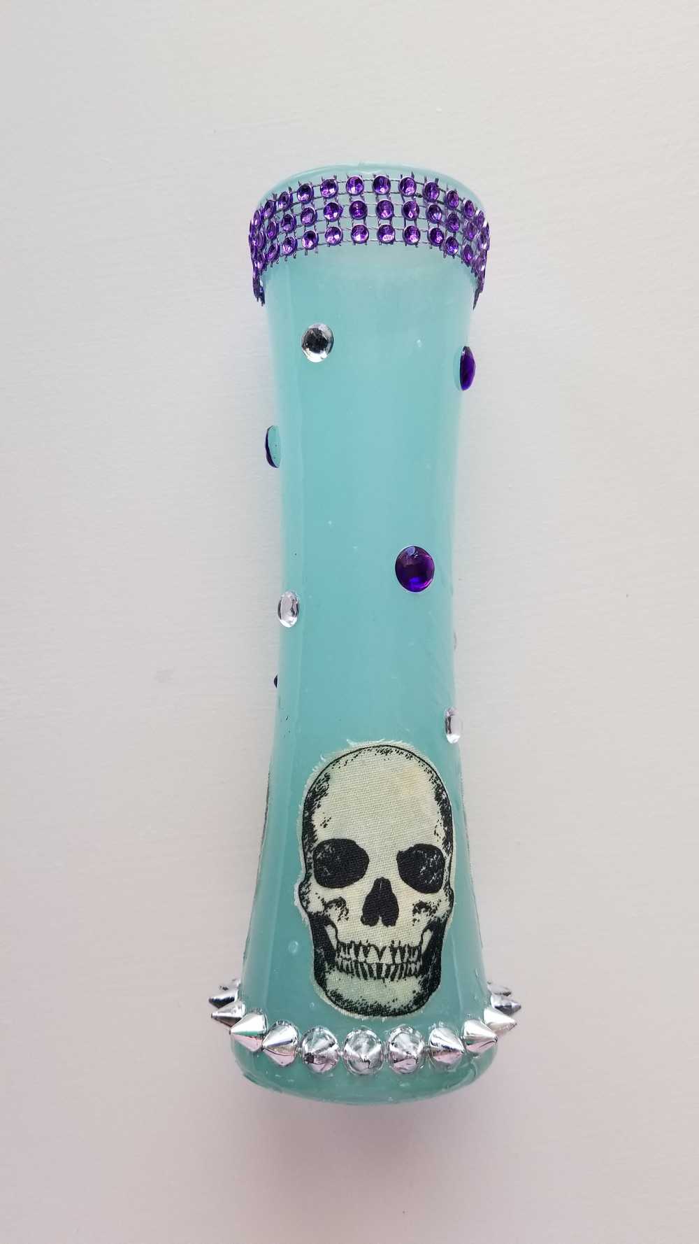 19 cm Tall Teal Colored Glass Vase with Skulls, Spikes and Resin