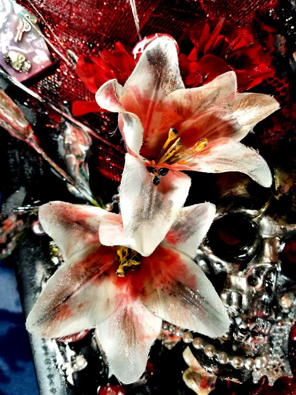 3D Skull and White Lilies, 45 x 36 x 18 cm on Black and Red Canvas