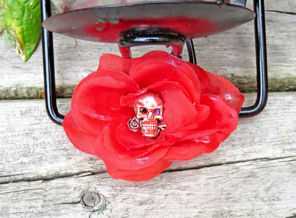 Wall Mounted Battery Candle Holder with Skulls & Red Roses, Glass Bowls Holds Two Battery Candles