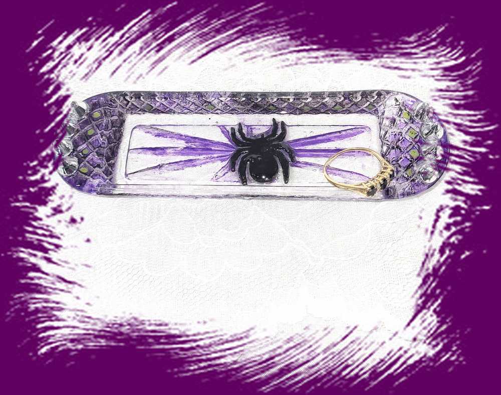 Sweet Little Glass Dish with a Spider and Studs to Hold your Rings, Earrings or other Small Treasures