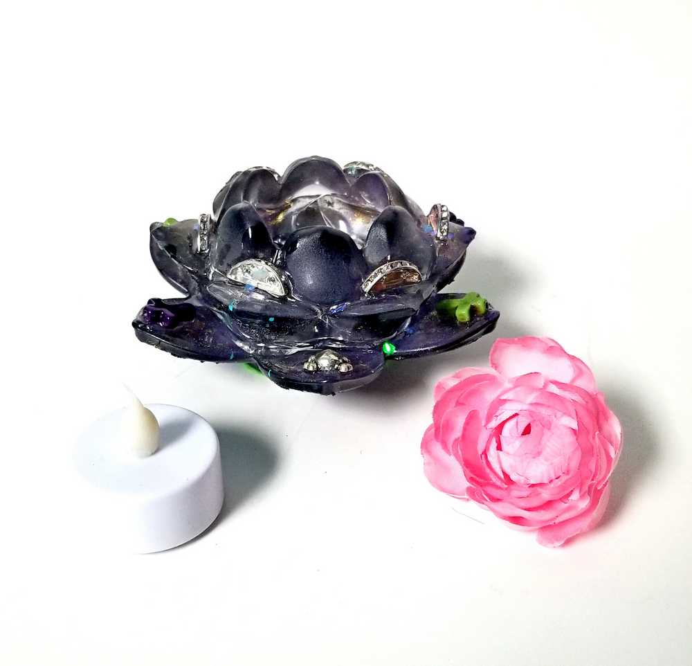 Rose Petal Glass Painted Purple Candle Holder for Battery Operated Candles with Cross & Bone Charms