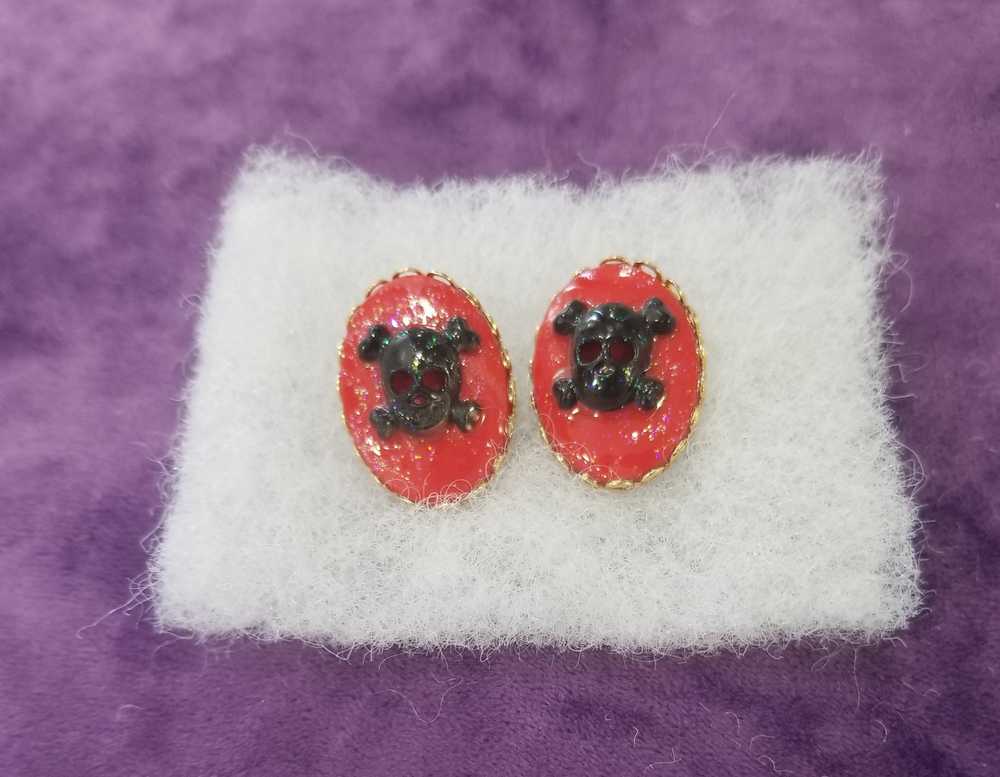 Red Porcelain Pierced Earrings with Black Skull & Bones