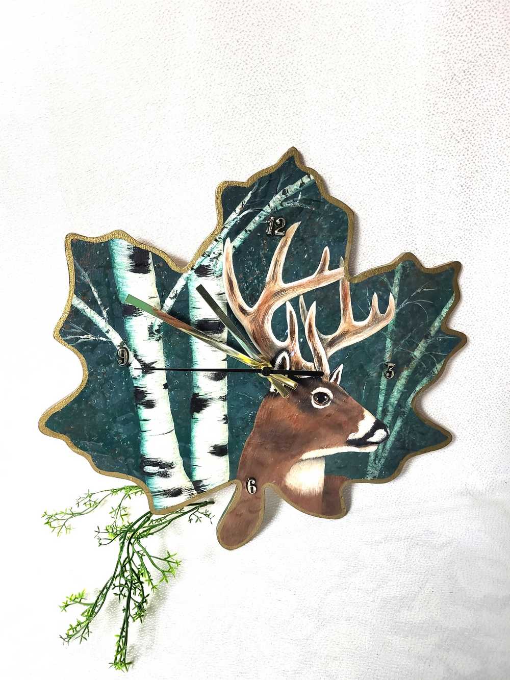 10 Point Buck, Hand Painted, Original Design Deer Clock on Wooden Leaf