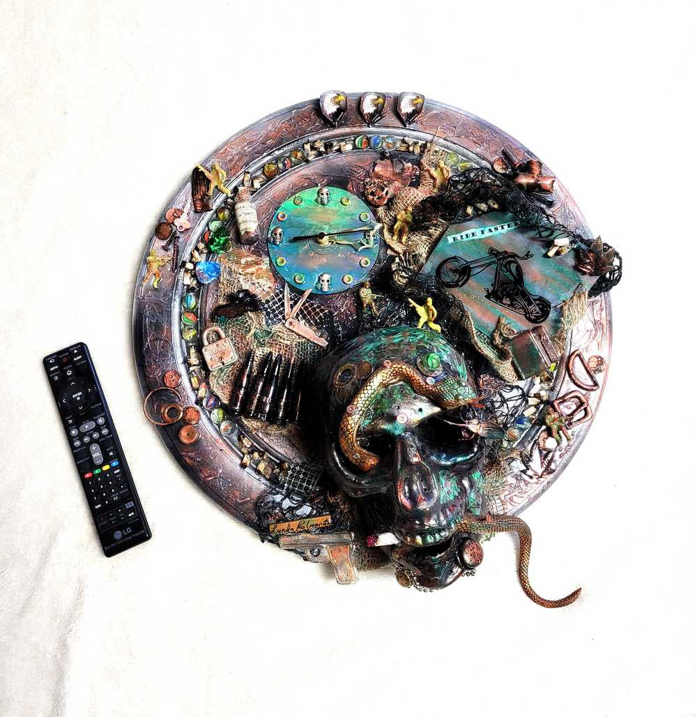 30 cm Round Lighted Skull Clock with Snake Withering Through its Mouth