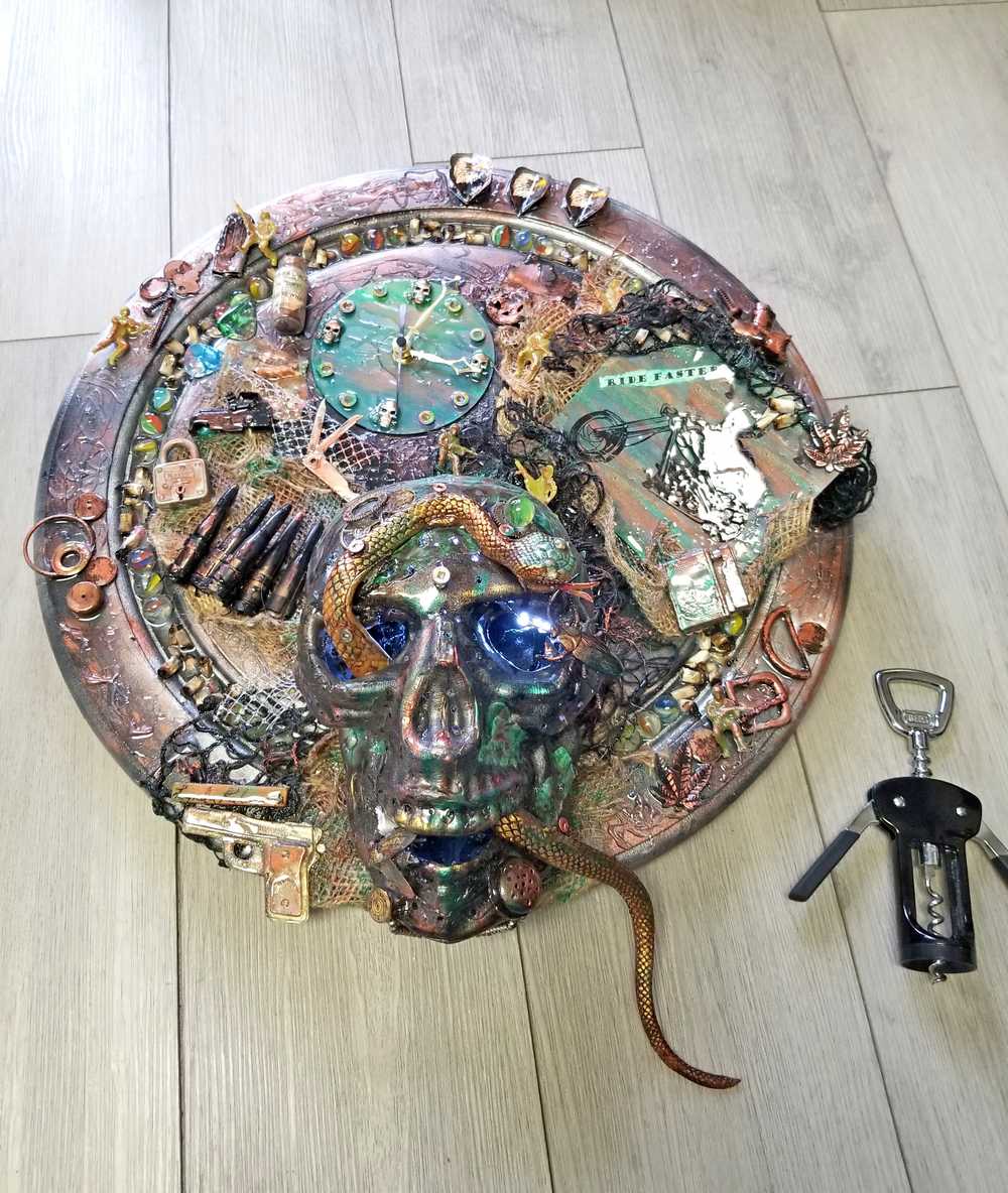 30 cm Round Lighted Skull Clock with Snake Withering Through its Mouth