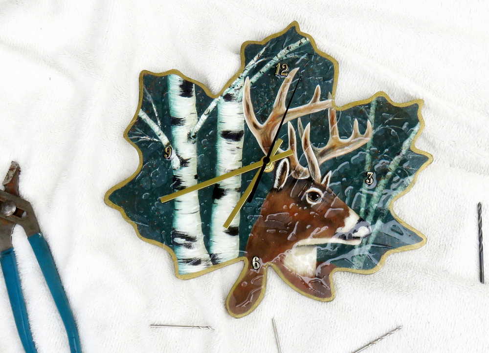 10 Point Buck, Hand Painted, Original Design Deer Clock on Wooden Leaf