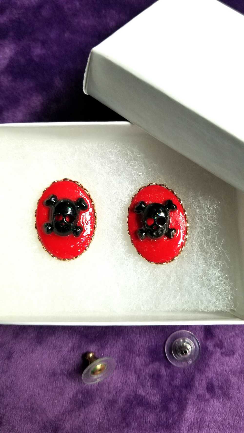 Red Porcelain Pierced Earrings with Black Skull & Bones