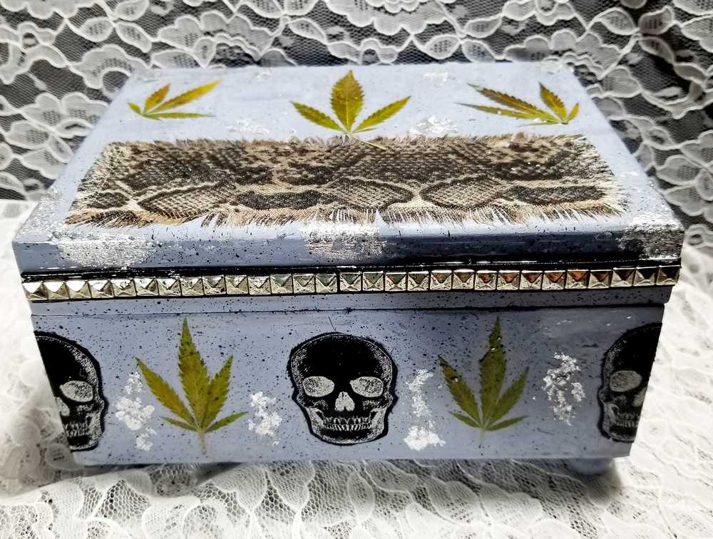 Skull Jewelry/Stash Box, Original Art Piece, One of a Kind, Trinket Box, Treasure Chest