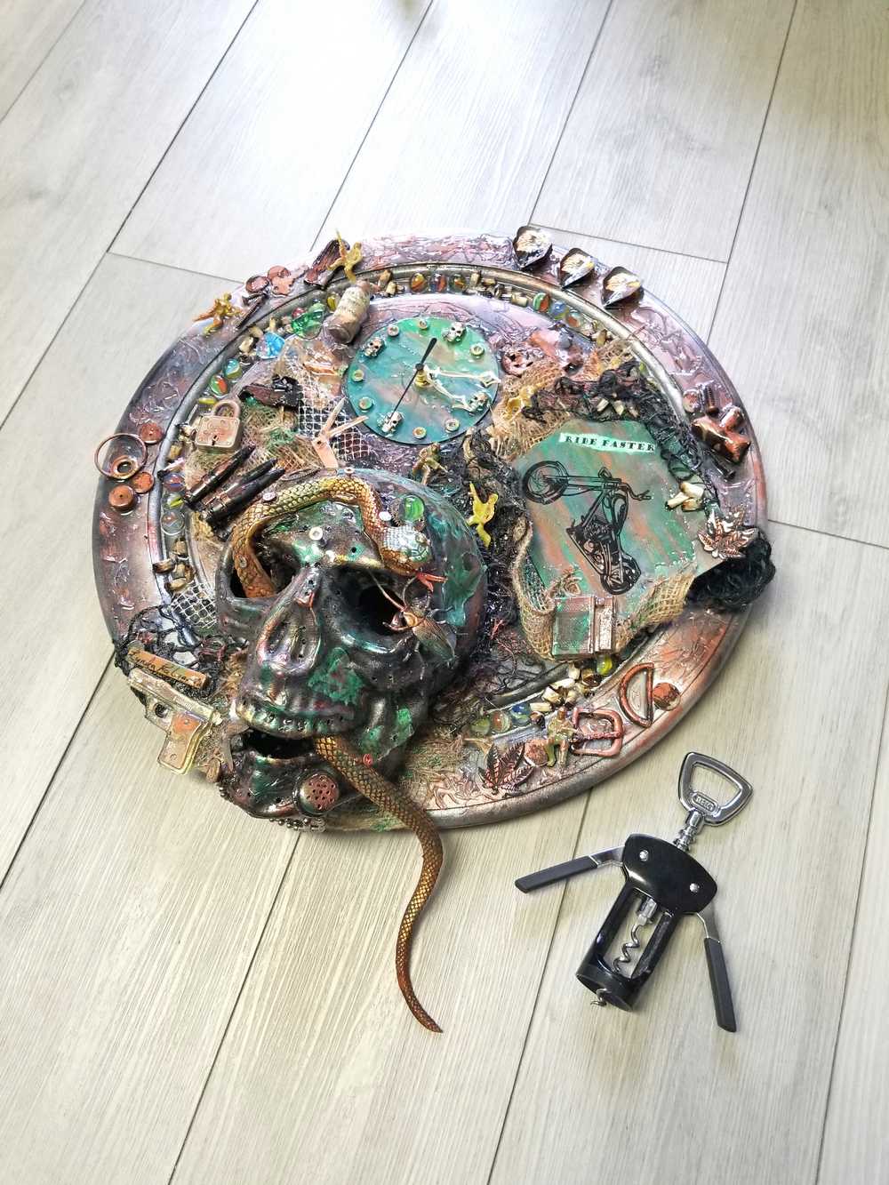 30 cm Round Lighted Skull Clock with Snake Withering Through its Mouth