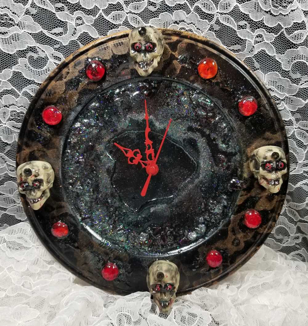 Round 31 cm Black Goth Clock with 4 Skulls and Red Cabochons for Numbers