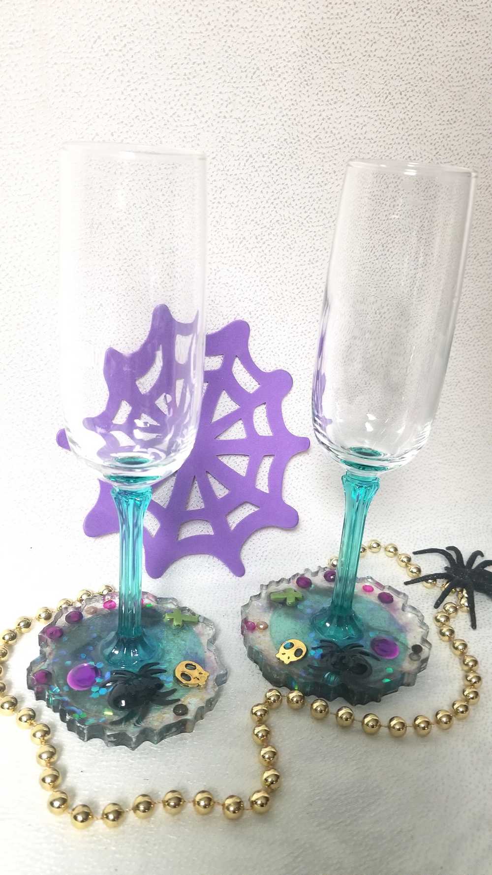 Long Stem Teal Wine Glass With a Spider and Skull