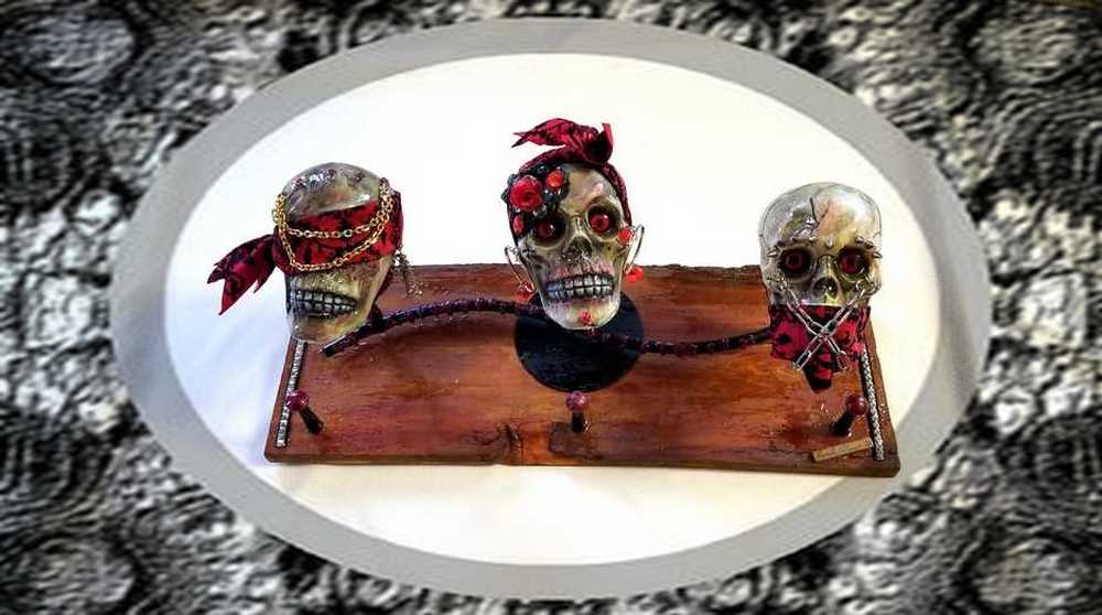 Unique See No Evil, Hear No Evil, Speak No Evil Skull Wall Peg Rack