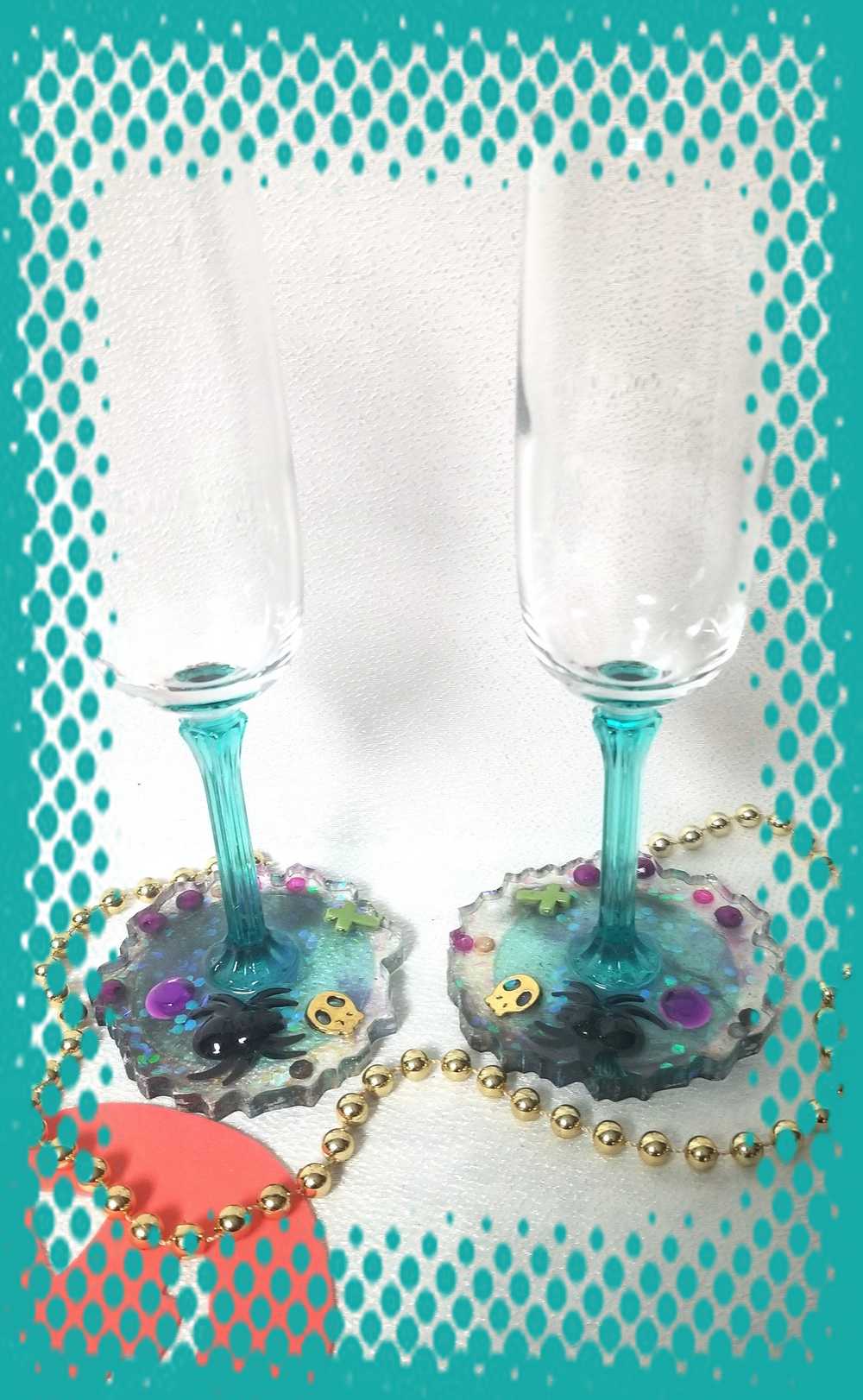 Long Stem Teal Wine Glass With a Spider and Skull